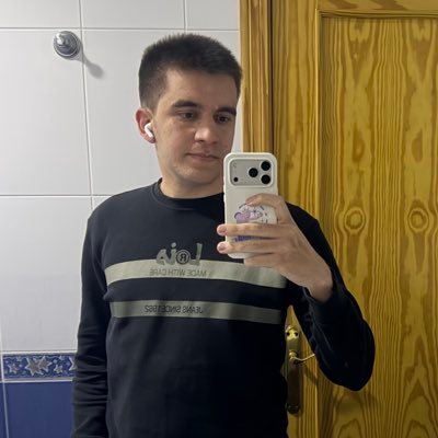 FranciscoFdez__'s profile picture. Joderse la vida es lo más divertido           
                                
♤