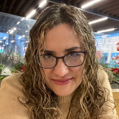 LuzBaenav's profile picture. 🌬️ Desaprendiendo