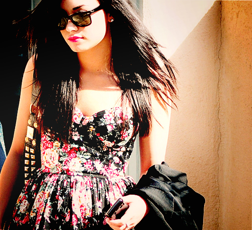 my heart beats for miley&demi! 3