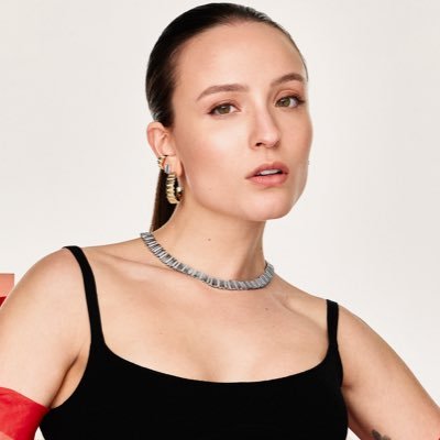 larimanoela's profile picture. artista brasileira