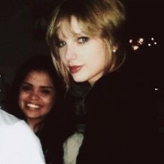 TELLMEABTMRW's profile picture. when the music stops, so do I, can you feel it? - jxdn ✧ 𓍯