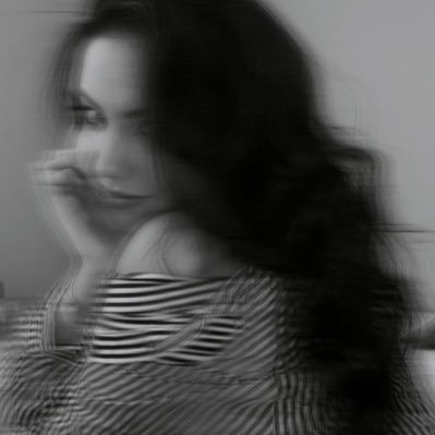 alexiastefanii's profile picture. Eles passarão, eu passarinho.