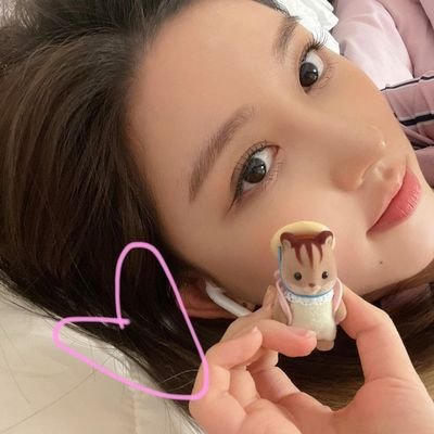 zeAmories's profile picture. ngapain liat ke langit, orang bintangnya disini