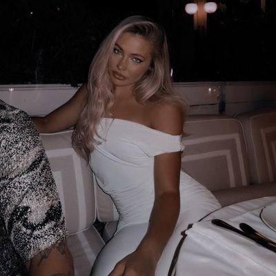 flirtndoll's profile picture. 