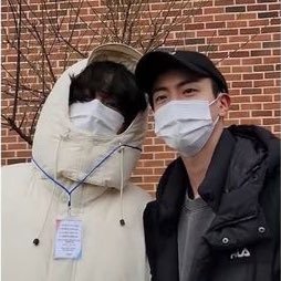 Louxy400's profile picture. • 95’• SHE/HER • BTS (ot7) • 23/03/25 ❤️‍🔥🥺siempre lloraré al escuchar Background 💔 UGH’s enthusiast 🗣️