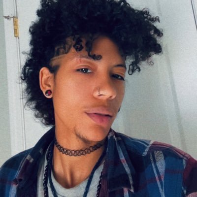 slicknarii's profile picture. 28, androgynous, transmasc, art, poetry. be still & find your peace. he/they/slick, twitch affiliate. psn: slicknarii. atl.