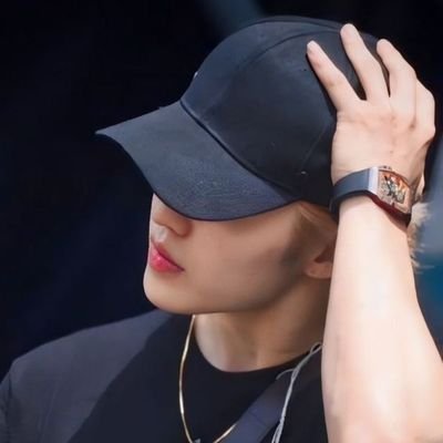 hellanise's profile picture. Ad astra per aspera  | seia's 🎀