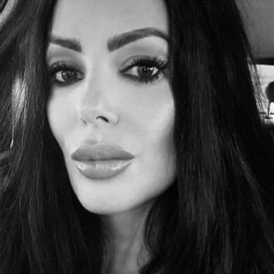 BelleBloody's profile picture. “Somos lo que dejamos en el corazón de otras personas”. Mis fotos de Cantabria, cine, terror y fitness… 🧑‍🎄🎄🥳⛄️🥂🍾💋