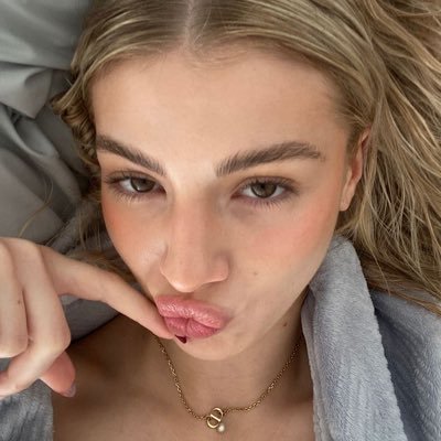 Emilykate173311's profile picture. 