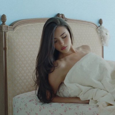 sbsvinyl's profile picture. fan account.