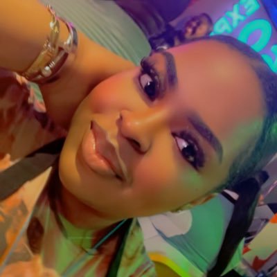 iszyla's profile picture. 𝒴𝐻𝒲𝐻.