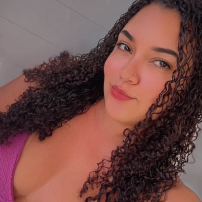 biacomb_'s profile picture. 