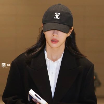 MiKi098L's profile picture. I hope we can all shine brightly on our respective paths in life.🌈