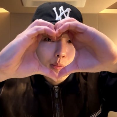 zomoodzzzz's profile picture. 당신같은 남자를 기다려왔다우