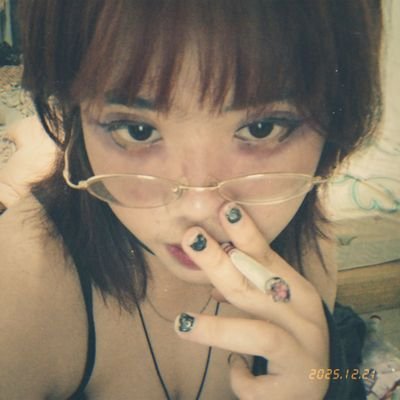 jebelsweetz's profile picture. graduated and mastered from the university of cuntism