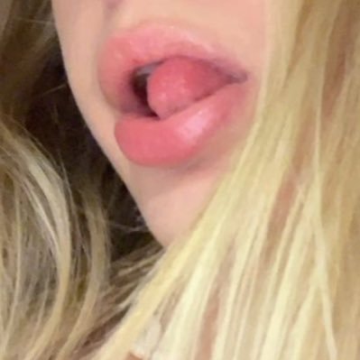 seynmizzz's profile picture. 19 yaşındayım 🤍 telegram var