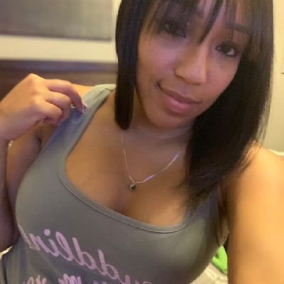 Oliviaarevalo31's profile picture. I'm not here for games