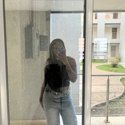 jasm1ne_ishola's profile picture. Feminist||Biochem major||Model.🎀💌:jaseyishola@icloud.com                                  ig-jasm1ne.ishola