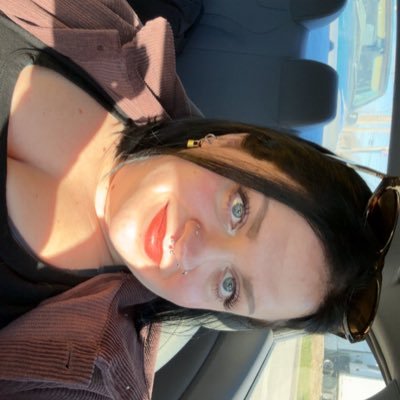 rchl8123's profile picture. just lemme take u on vacation, just like i promised