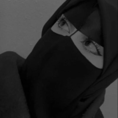 lir700's profile picture. لا قادِر اعاتِب ولا قادِر ألوم انا رهين الصمت لا ضاق صدري