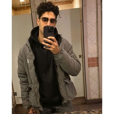 Abdullah_Azimm's profile picture. design at @ScreenMix
Ceo at @Recommendmix