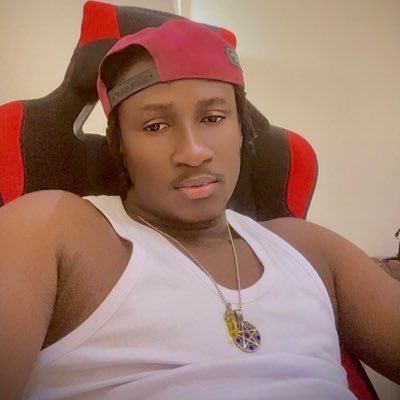 shatta_barron1's profile picture. Don’t mistake silence for weakness. Smart people don’t plan big moves out loud. #Too_Solid_To_Fold 💯 🗣️💪🏽