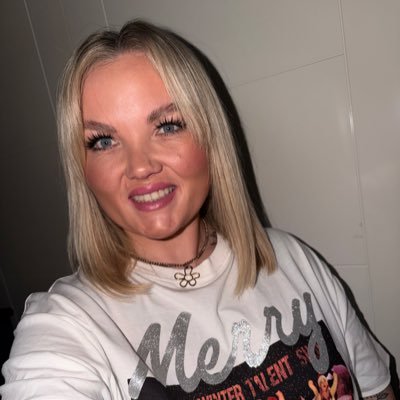 KatyFortune1994's profile picture. | Midfielder 🤍recovering from ACL reconstruction surgery 24.9.24🏥. #BRFC supporter⛽️⚽️