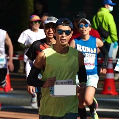 arujuna777's profile picture. 生きてる内にサブ3.5達成を目論む初老のランナーです🏃フル後半で必ず足が攣ります😭からの〜大失速という負のスパイラルから脱出したい今日この頃🤔 フルのベストは4年前の3:53分です。こいつもそろそろ卒業したい😅ランナーの皆さん！どうぞ宜しくお願いします👍