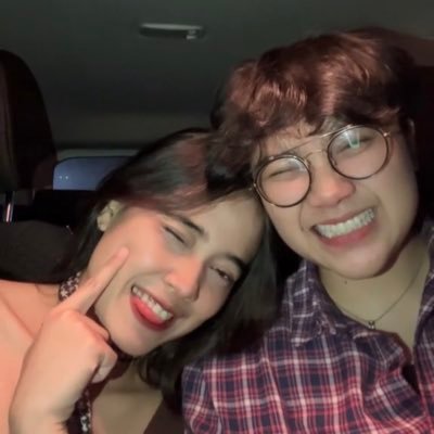 y0ungr1chh's profile picture. My heart is stolen, and her @kimmikuma is the thief🤏🏻