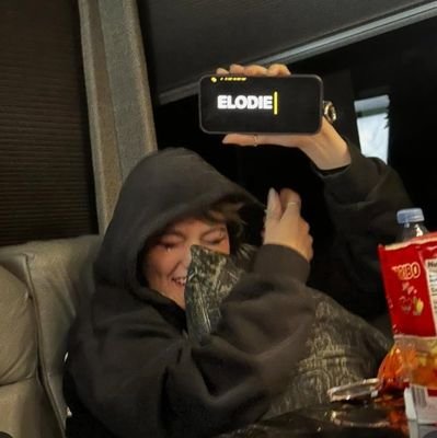 perfumebur's profile picture. hit  me  now  before  this  gets  too  cute