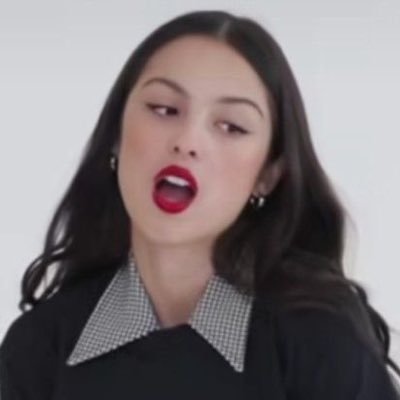 sourhit's profile picture. fanboy ✰ @oliviarodrigo