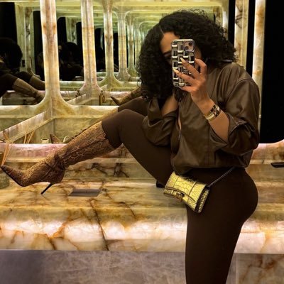 _theGOODgirl's profile picture. don’t try to figure me out, this is only for my intrusive thoughts