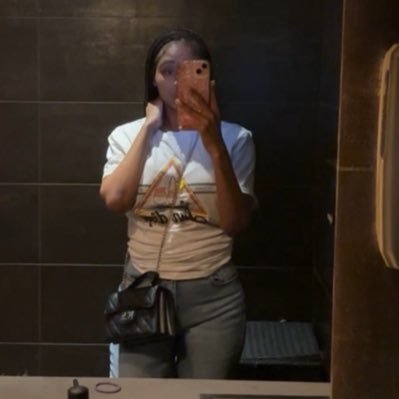 Averisia's profile picture. @ thatssoaverii | miami.