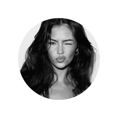 swanlaadys's profile picture. 𖣁 ׄ ... velvet hush beneath rose-tinted reveries!