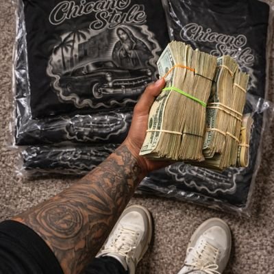 ChicanoStyle101's profile picture. ChicanoStyle101 clothing × AI hustle.
Building a digital empire from my phone.
Custom GPTs • Digital Products • Cultura.
Follow the rise.