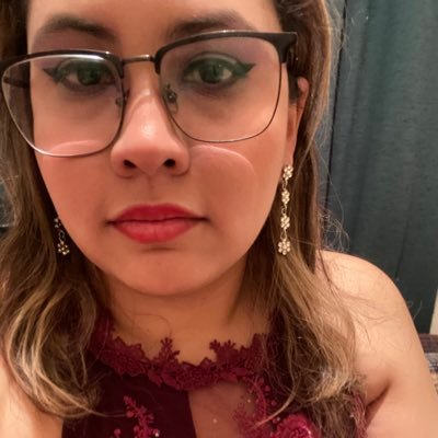 Confabuladora's profile picture. Destruyo todo. Invisible desde 1996. Quiero reencarnar en una piedra #Potterhead #R2UM