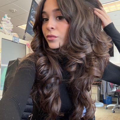 flawedfairy's profile picture. yes.