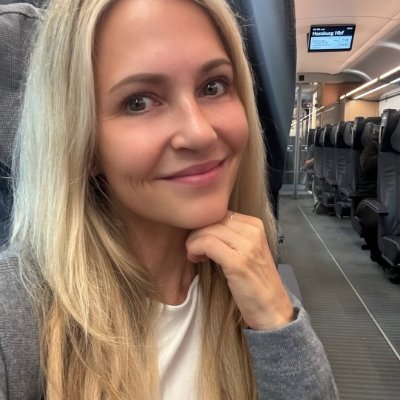 AngelinaLiyaCA's profile picture. Stories and memories. Every material has its unique way of expression, every shape contains the vitality of listening, and ultimately transforms into form  🇺🇸