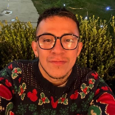 mellamoif's profile picture. Soy psicoterapeuta y artista. Amo nadar, vivir, bicicletear, pintar, chelear y el 20 de Abril, la fotografía, el nudismo, hacer música electrónica y cantar. 😛