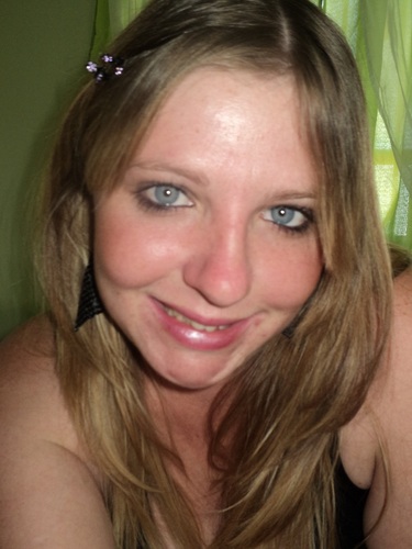 AlessandraPott's profile picture. Determinada, com objetivos futuros traçados minhas paixões são: minha formação de Técnica em Edificações, projetos, autocad, sketchup, internet e amigos...