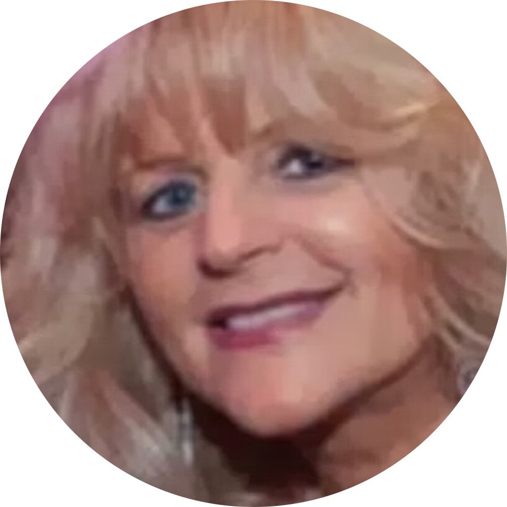 LeahManzoor1's profile picture. 