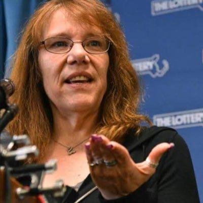 maviswancz12cc's profile picture. I won a lottery of huge amount 🤑💸so I'm willing to give out $50.000 to my first 500 followers due to the covid 19 pandemic just DM "Mavis I followed💰💸