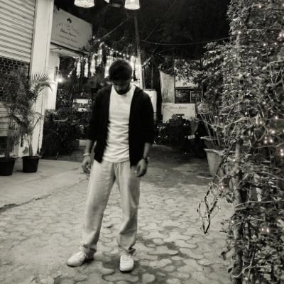 Sshubh_01's profile picture. Engineering '27 | Focused on Backend & Infra.
Building Blue Signal (AI + Blockchain) ⛓️
Java • Python • ML Enthusiast.