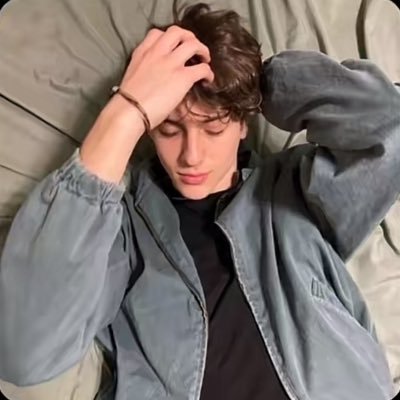 mh__502__'s profile picture. عمري ٢٣ مربرب ناعم سالب ومبادل لـ المبادل