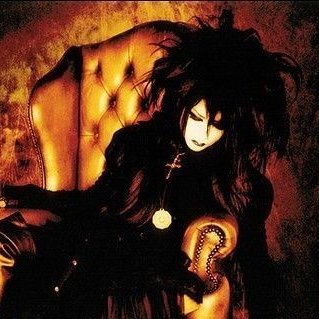 y_llowfang's profile picture. roblox zombies speedrunner | brickbuilder | main: @LetterG55
i 💛 survival horror & wave survival games