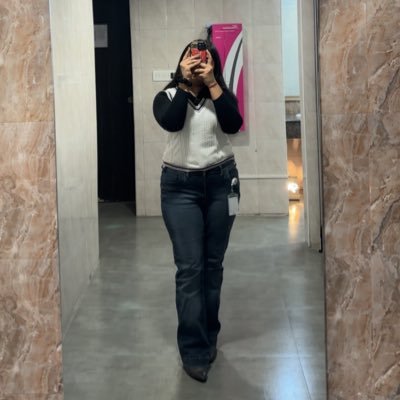 maheaa_07's profile picture. Typing gibberish and calling it 'coding' 💻