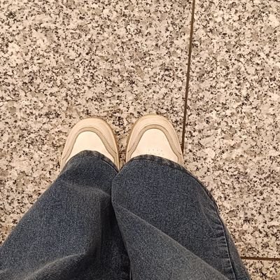 apoorvaa_why's profile picture. This user is tired of everything and everyone ✍️