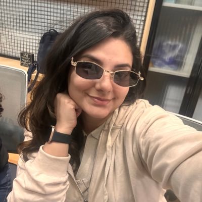 elizabethrsic's profile picture. designer, cadelinha de reality show e apaixonada pelo bolota 🐼