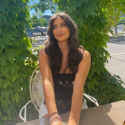 Alina_mlal's profile picture. Ski slopes, ocean air, great food, and honest living. I choose quality—in life and in people