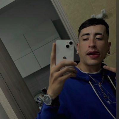 sebastiantc131's profile picture. 😏.